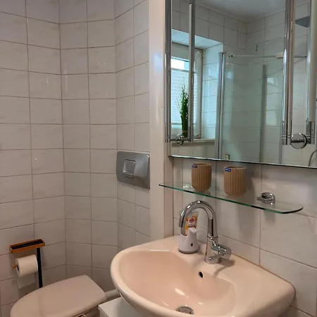 アパート Charmantes Mit 3 Schlafzimmer ローディング