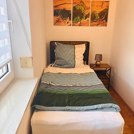 Charmantes Mit 3 Schlafzimmer Appartement Roding